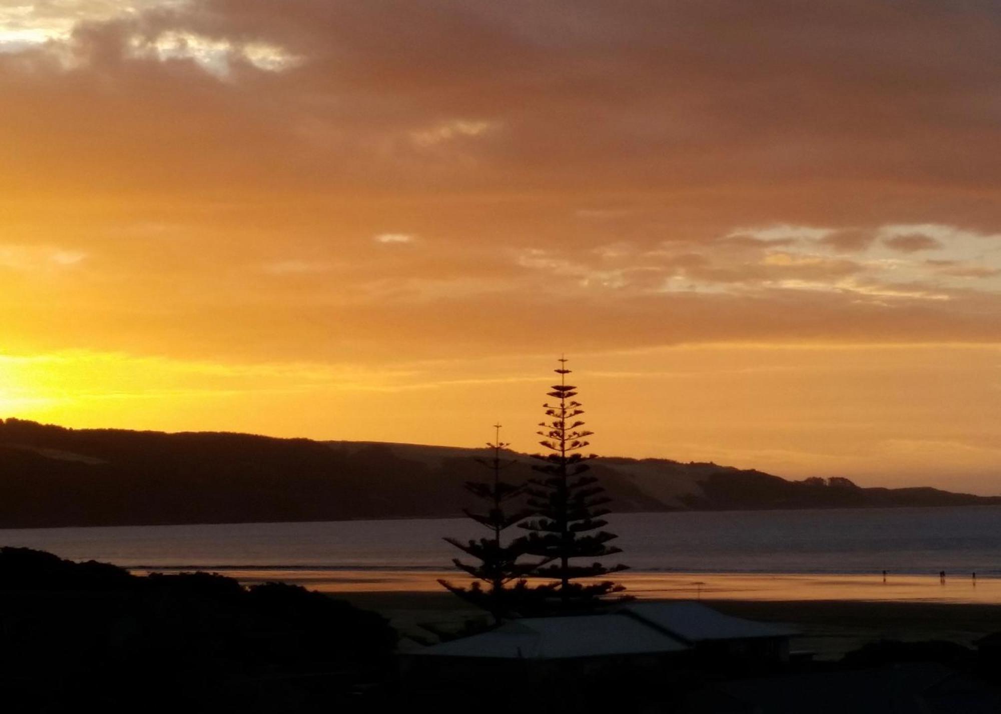 Ahiparadise - Ahipara Holiday Home ภายนอก รูปภาพ